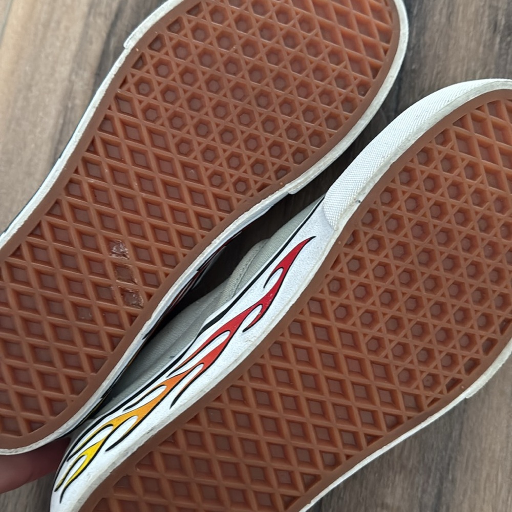Vans Men's Cream Slip-On Sneakers size 7 flames - Picture 3 of 3
